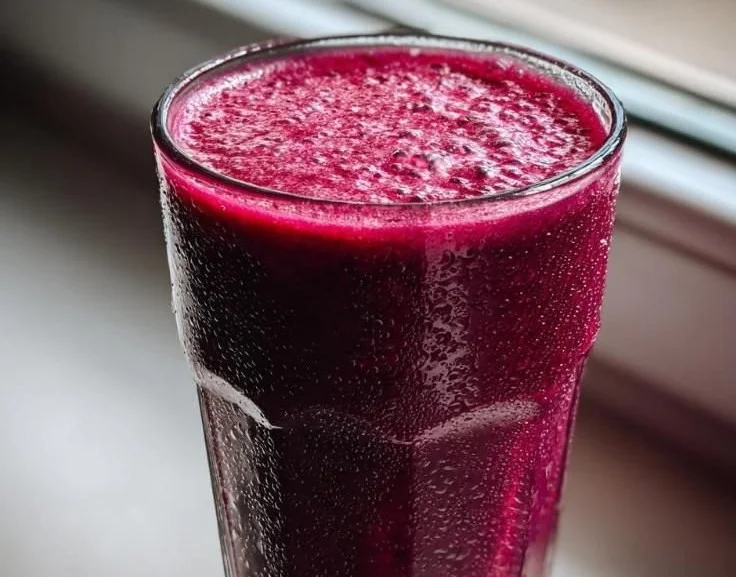 Quick and delicious beetroot detox smoothie recipe with vibrant color and healthy ingredients